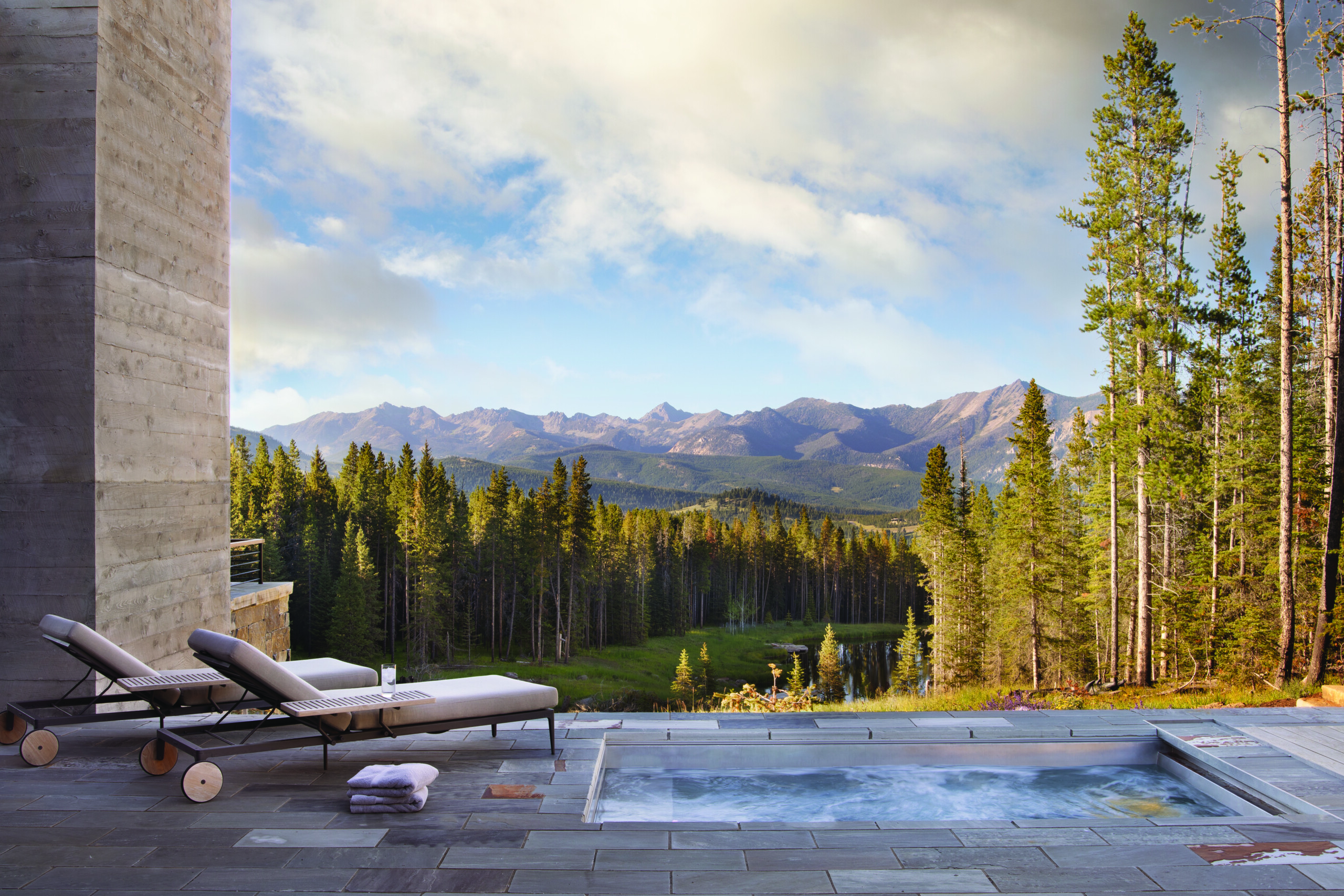 Ext Summer Outdoor Living 4 Travertine Ranch