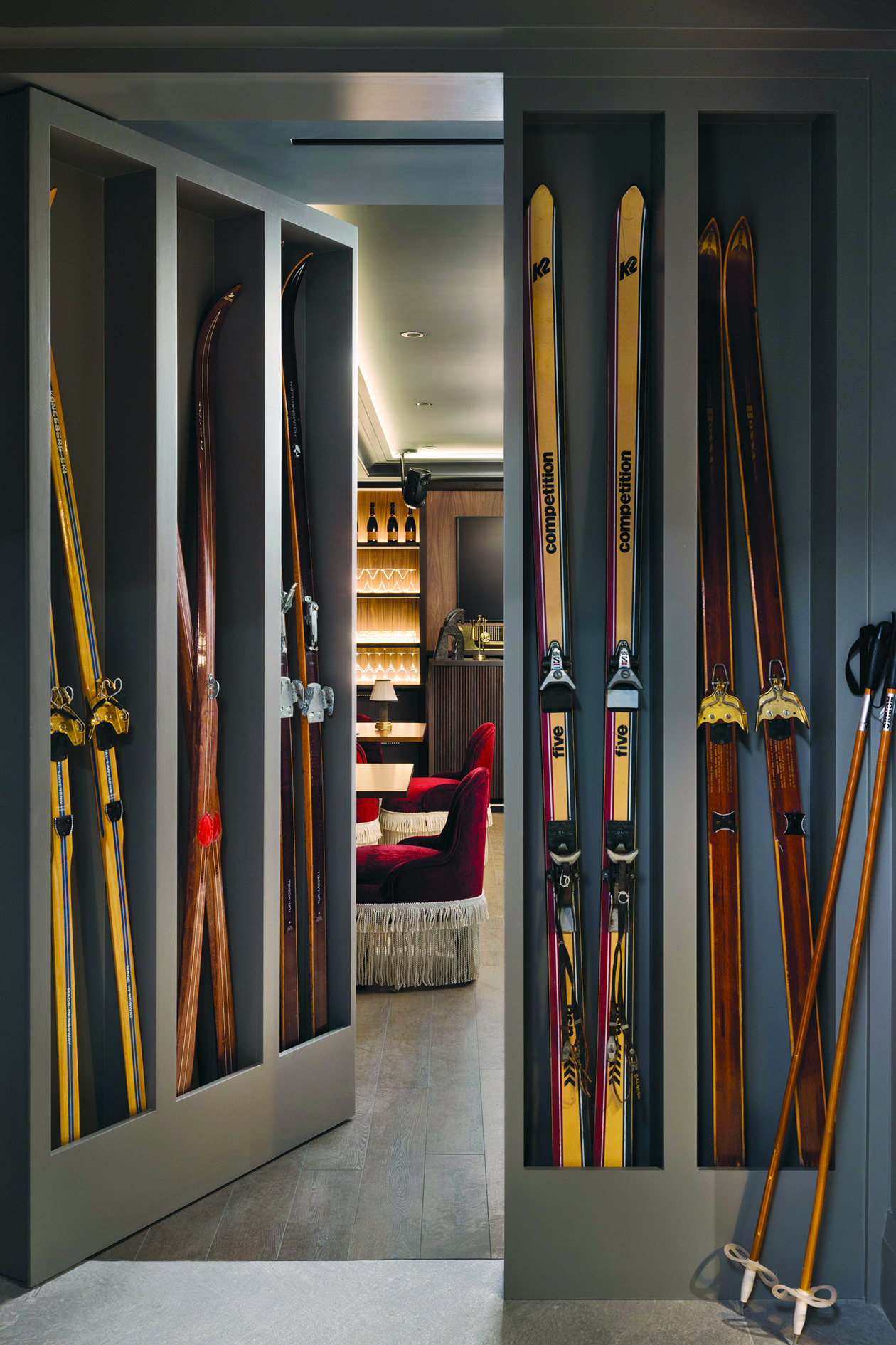Travel Bar Door